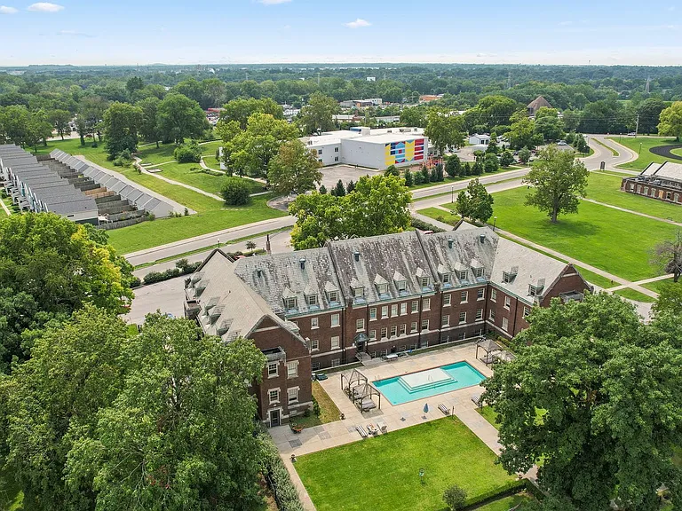 Central State Mansion — Photo 56