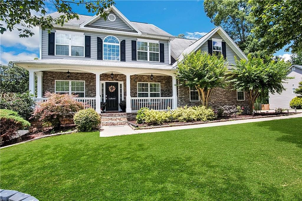 1229 Woodmere Dr Loganville Ga 30052 Mls 6746420 Zillow
