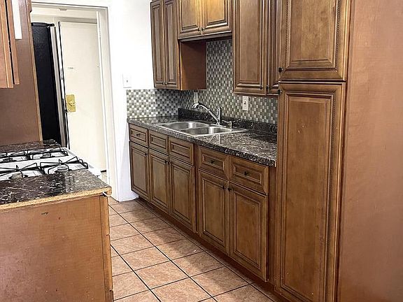 3rd image of 2323 Freetown Ct Unit 2B