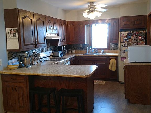 5th image of 710 E Side Dr