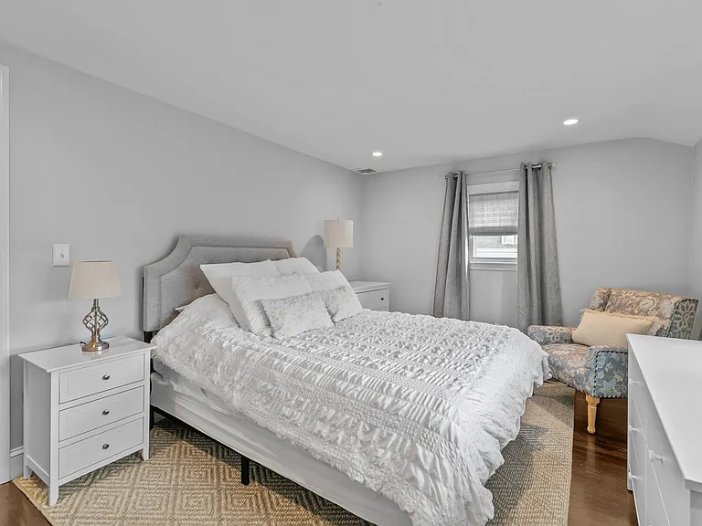 18 Sylvan Ter — Photo 29