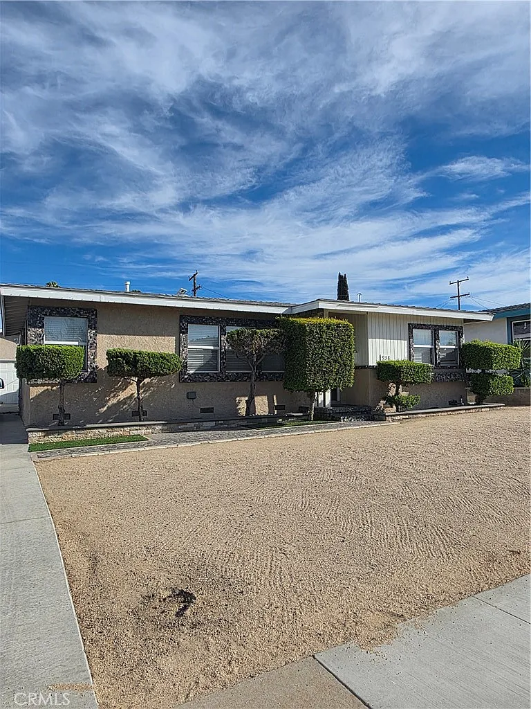 3 bed, 1074 sqft, $3,500 — Photo 1