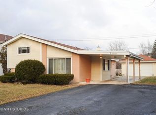 7 Stacy Ct, Glenview, IL 60025