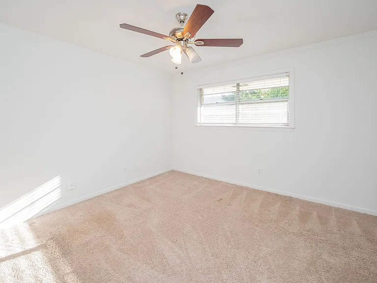 3200 Hillside Ave — Photo 32