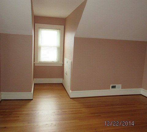 2nd image of 300 Pico Dr