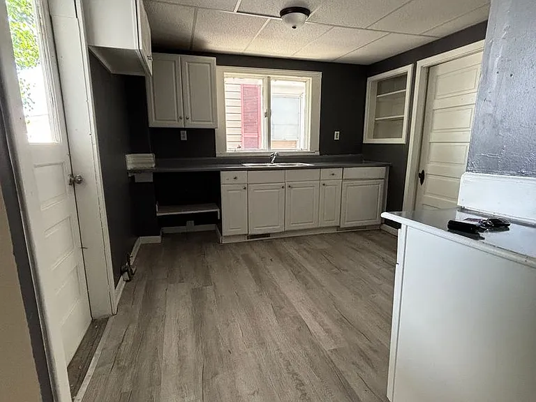 412 Wayne Ave — Photo 3