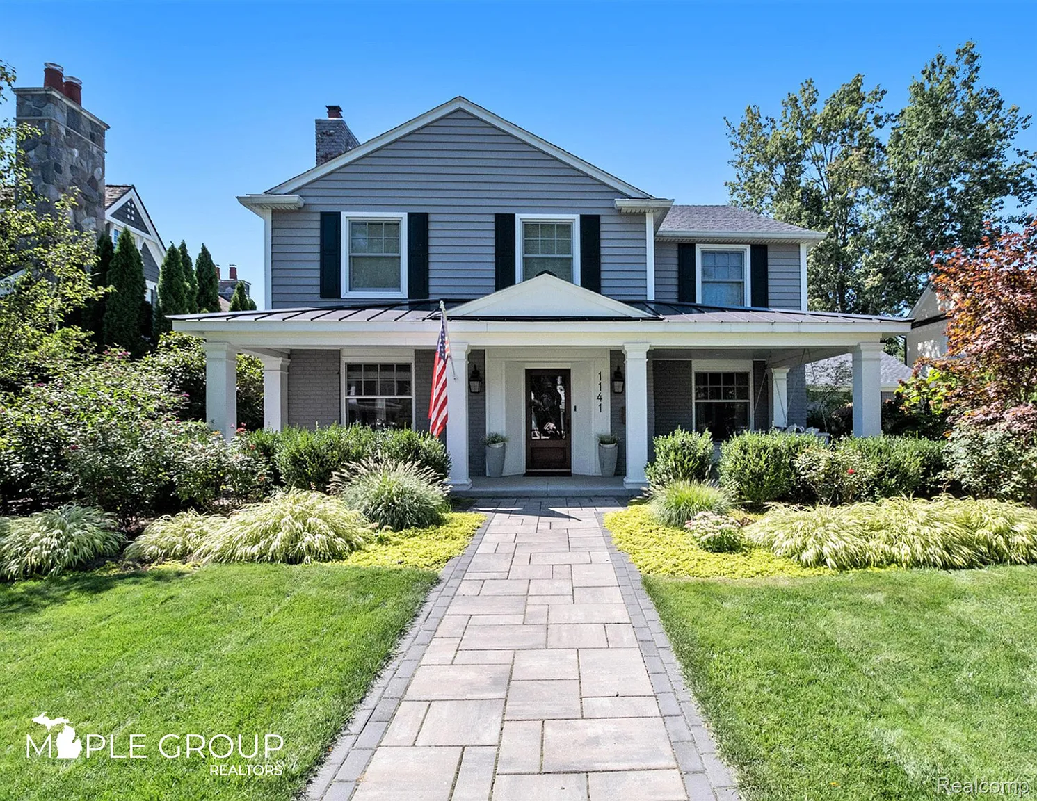 1141 Lake Park Dr photo 1