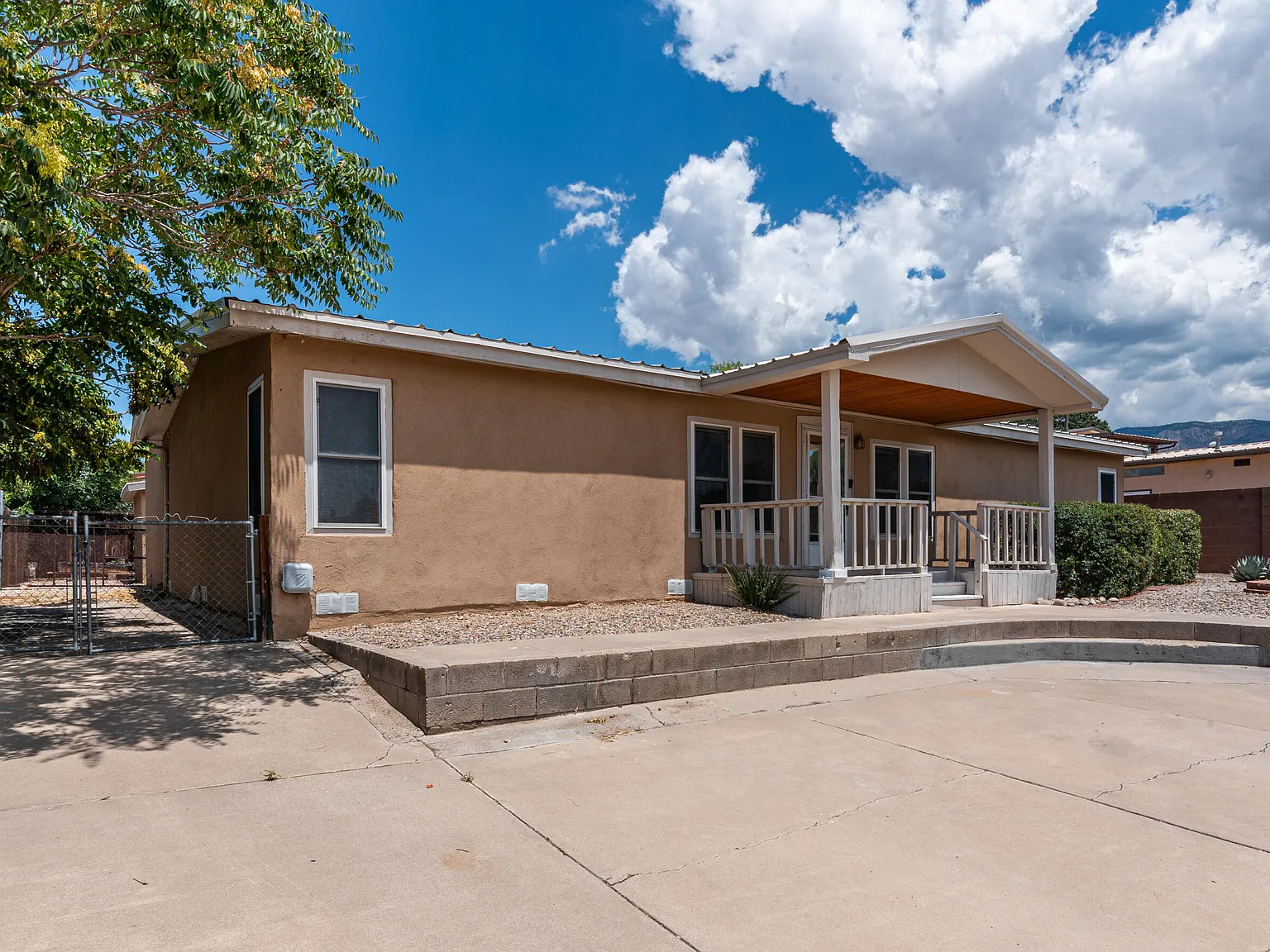 3 bed, 2.0 bath, 1850 sqft, $1,850 — Photo 4