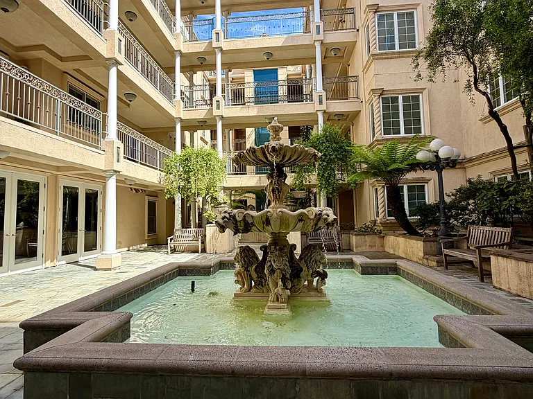153 N San Mateo Dr #209 — Photo 18