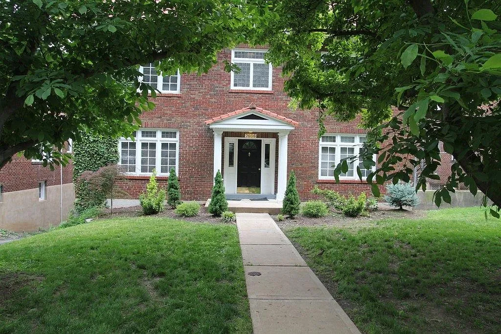 2 bed, 1200 sqft, $2,595 — Photo 1