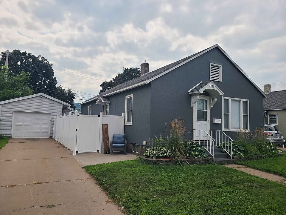1st image of 1083 Gale St