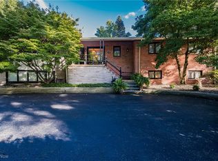 2742 Dunkeith Dr NW, Canton, OH 44708