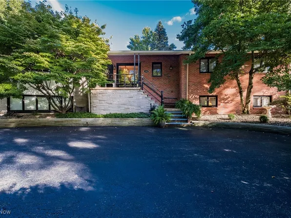 2742 Dunkeith Dr NW, Canton, OH 44708