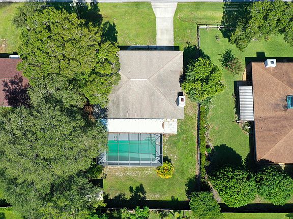 2nd image of 6112 Papaya Drive