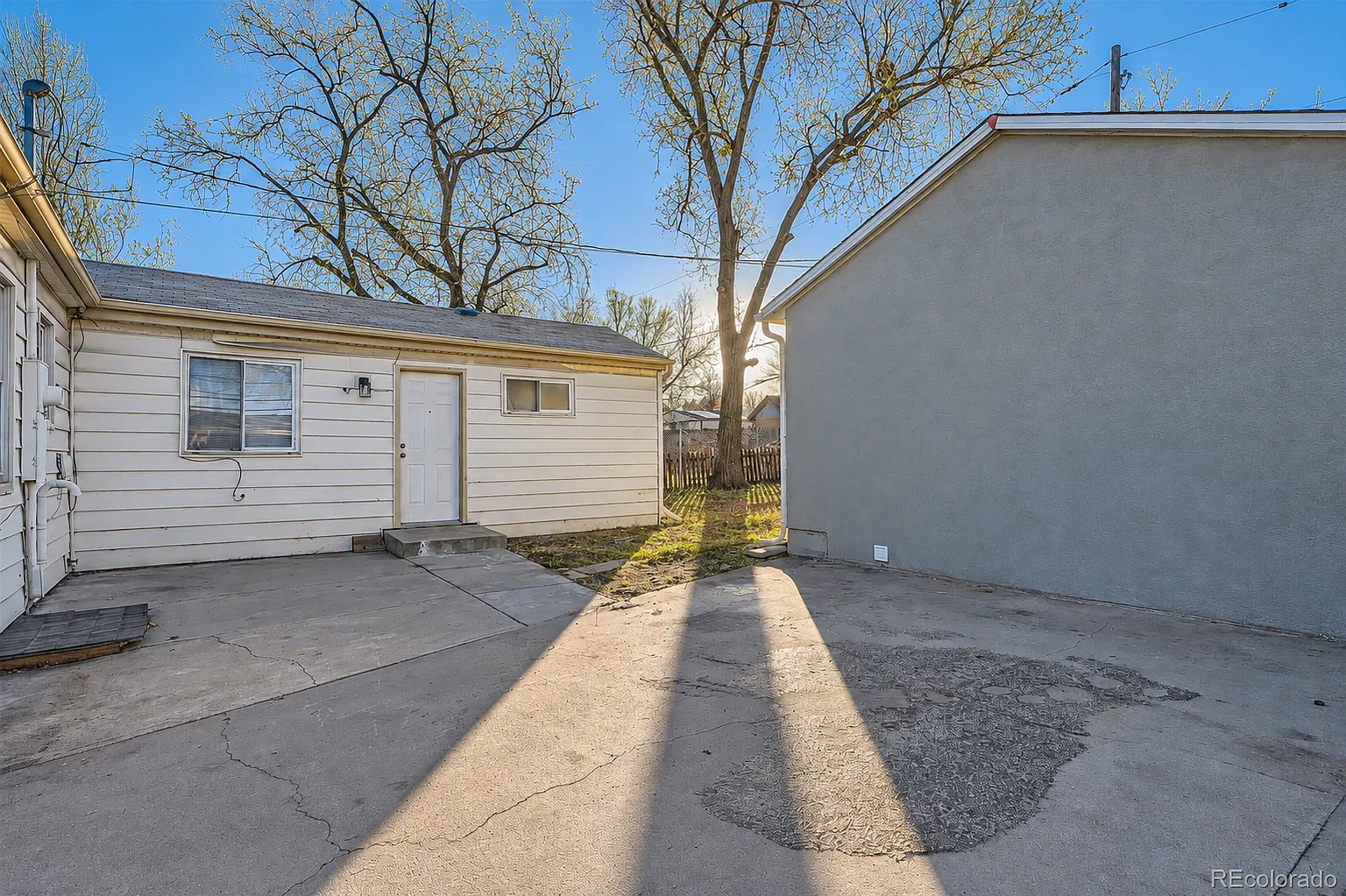 3 bed, 1100 sqft, $3,000 — Photo 3