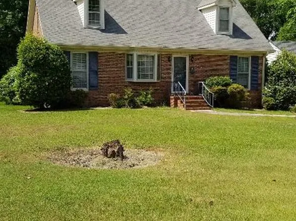 223 Forest Ln, Greenwood, SC 29649