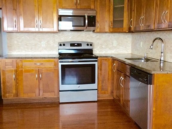 5th image of 60 Parkway Dr E APT 10B
