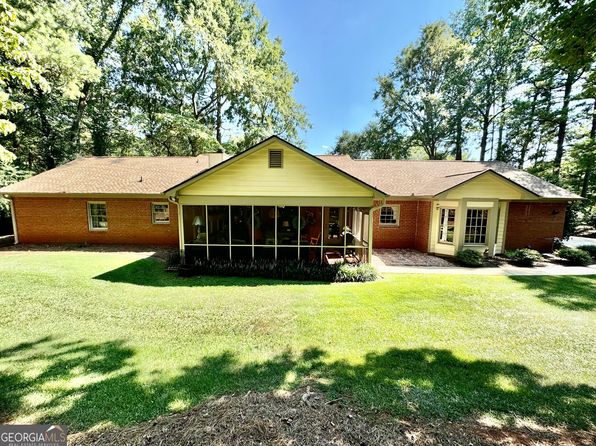 103 Powers Ct, Lagrange, GA 30240