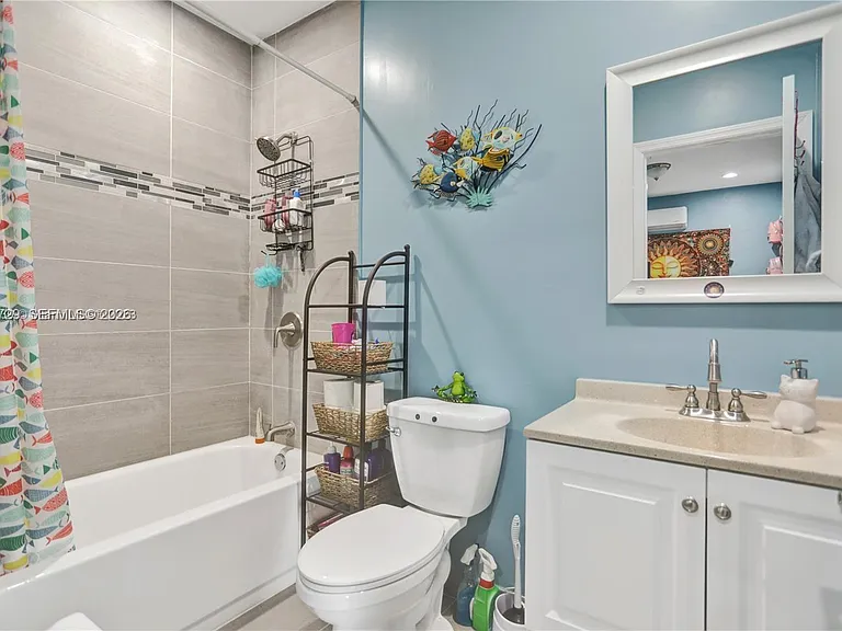 15184 SW 110th St #STUDIO — Photo 3