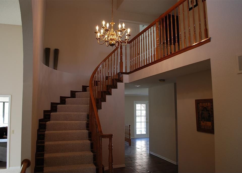 2nd image of 1127 Seneca Pl