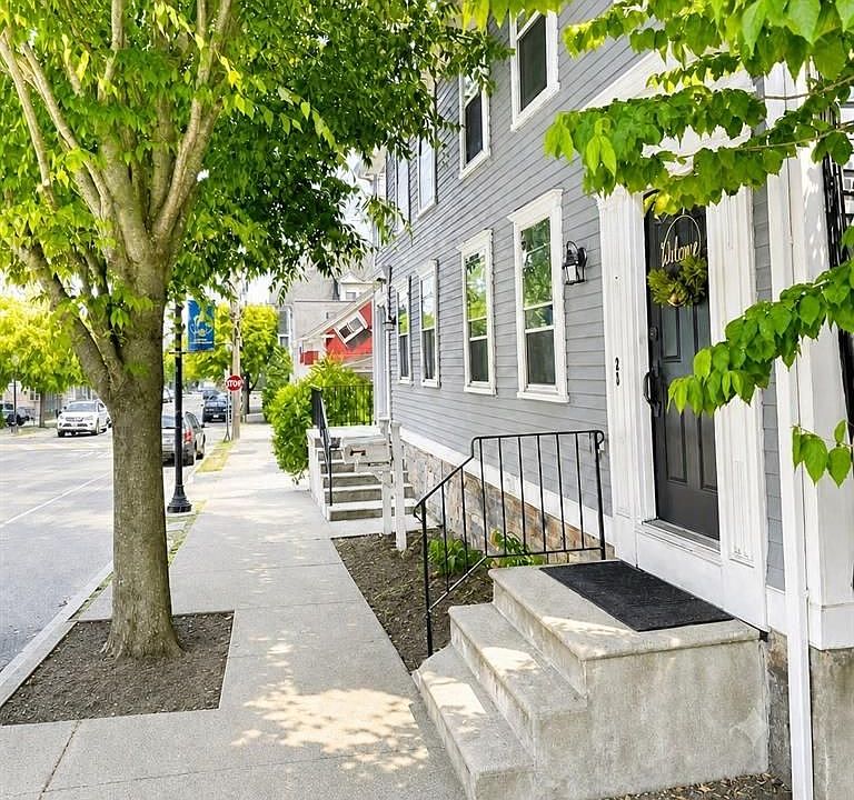 1st image of 31 King St #33-3