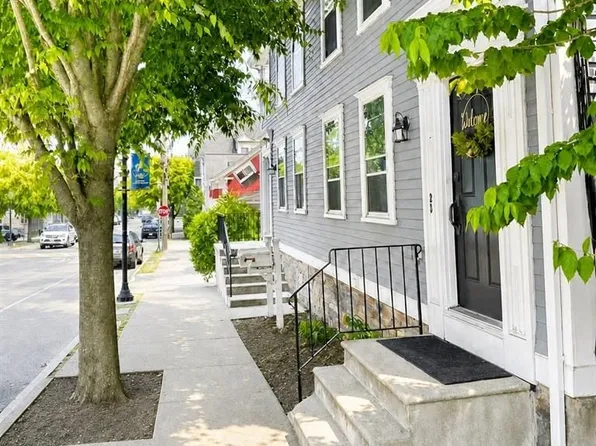 31 King St #33-3, East Greenwich, RI 02818
