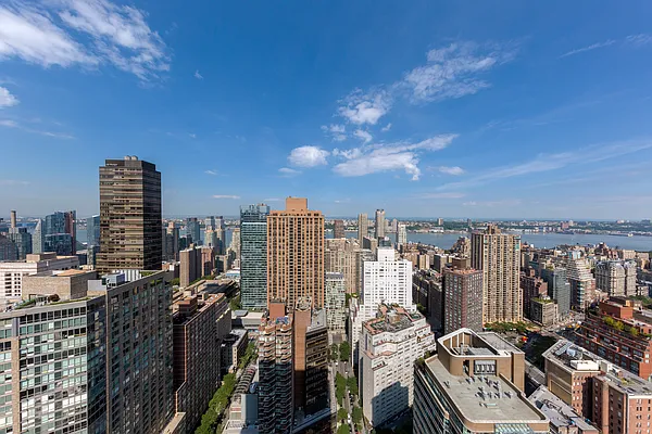 Rented by Douglas Elliman | media 21