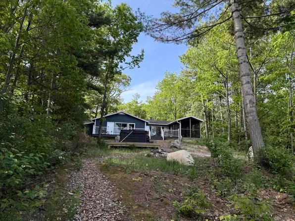 26205 Pine St, Beaver Island, MI 49782