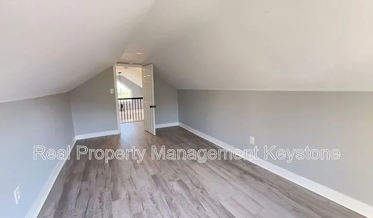 1122 Stock St — Photo 11
