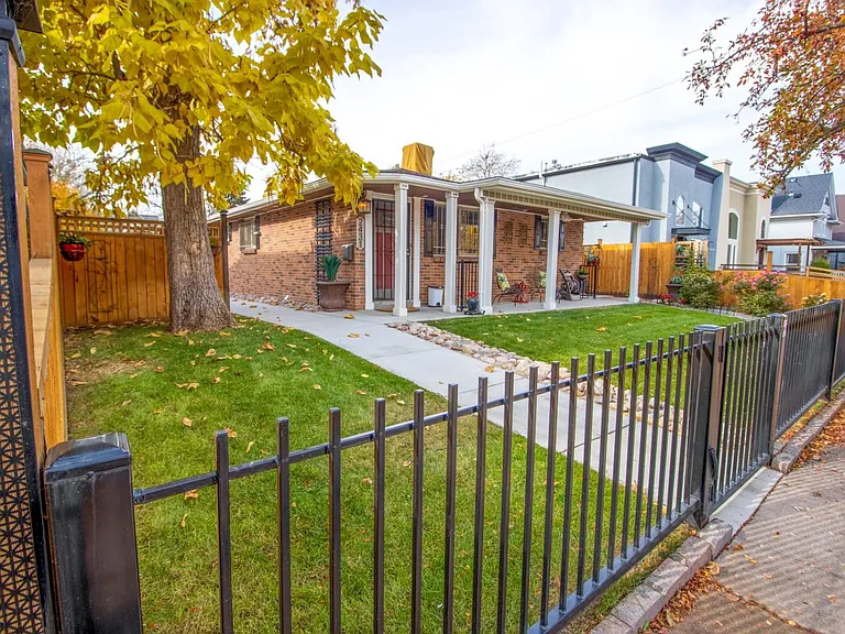 2431 N Humboldt St — Photo 40