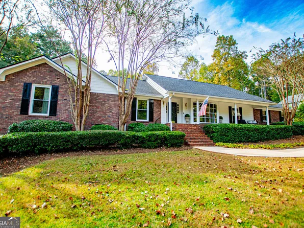 9001 Par Dr, Douglasville, GA 30134