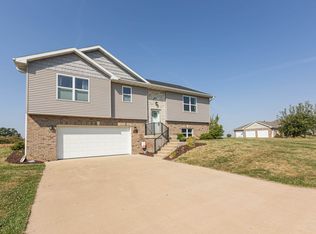 105 Emil St, Dickeyville, WI 53808