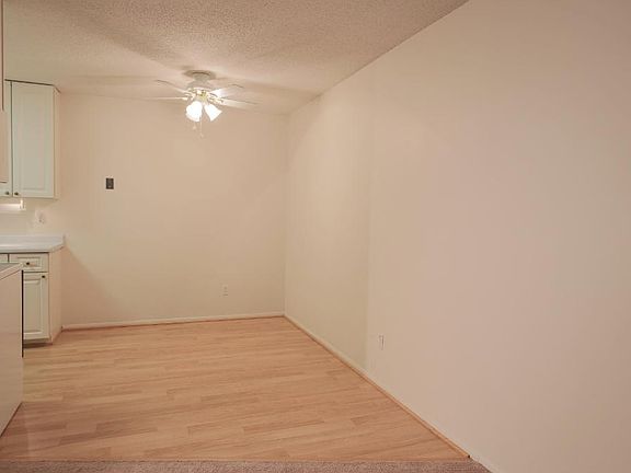 4th image of 401 E Burnsville Pkwy APT 123