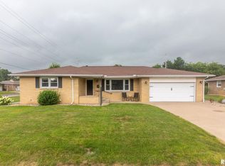 1601 N 4th St, Pekin, IL 61554