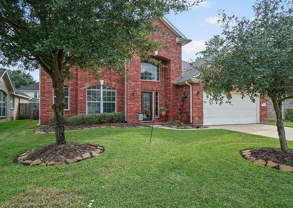 Welcome to your dream home in Village of Indian Trails!