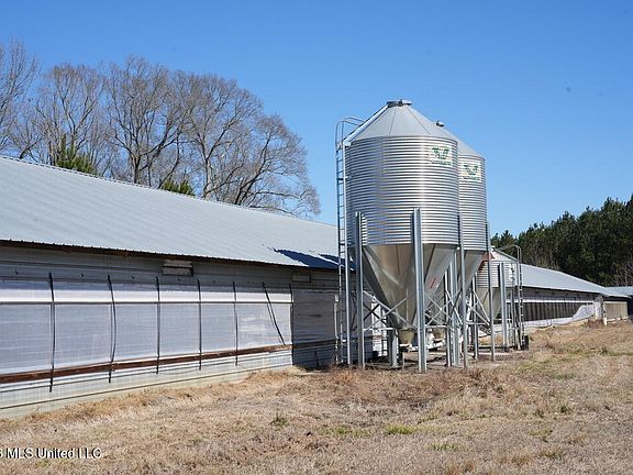 3rd image of 3037 Hickory Fellowship Rd