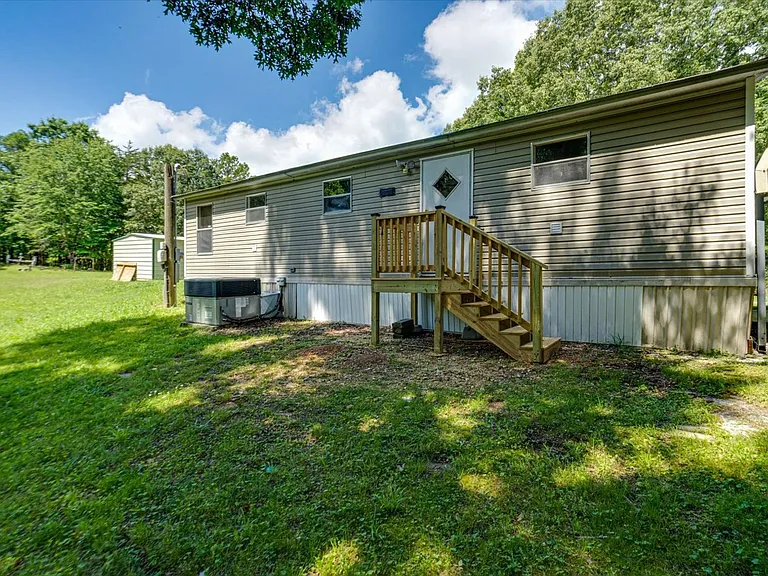 842 Emery Rd — Photo 21