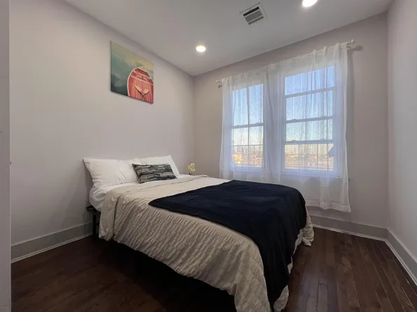 156 Randolph Avenue image 10 of 13