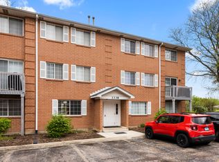 1338 S Lorraine Rd APT D, Wheaton, IL