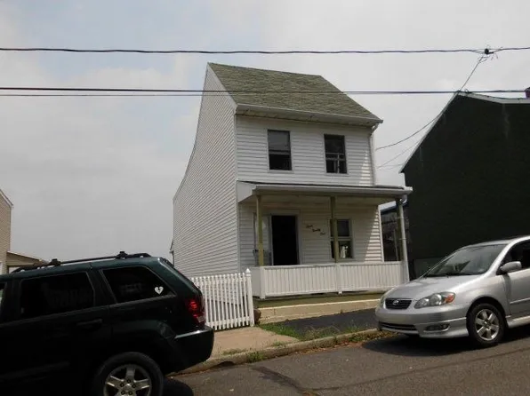 321 Chestnut St, Saint Clair, PA 17970