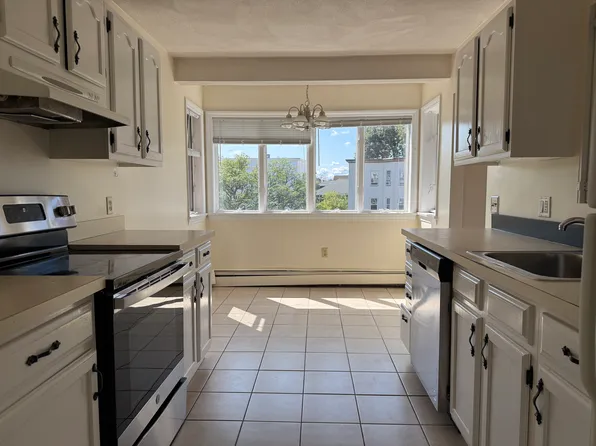 7 North St APT 2A, Somerville, MA 02144