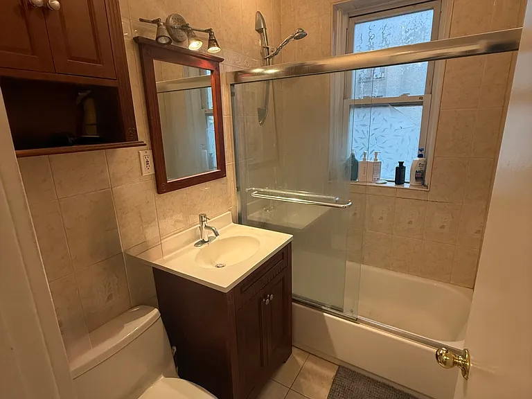 2 Sutherland Rd #32 — Photo 6