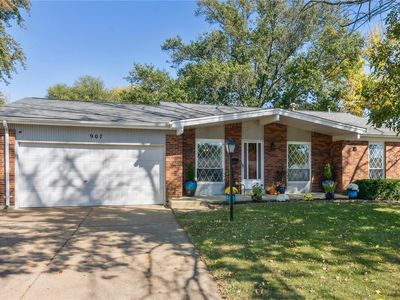 907 Lamplight Ln, Hazelwood, MO, 63042