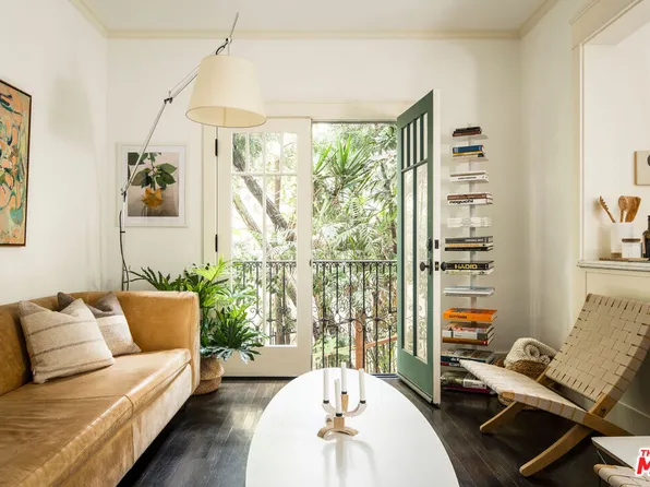 2270 Helios Dr, Los Angeles, CA 90068