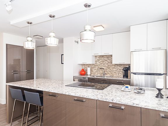 3rd image of 70 W Burton Pl APT 3005