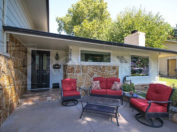 Front porch 15'1"X 12'2"