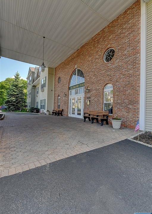 1st image of 2 Richmond Rd APT 312