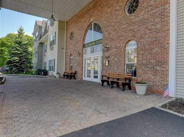 2 Richmond Rd APT 312, West Milford, NJ 07480