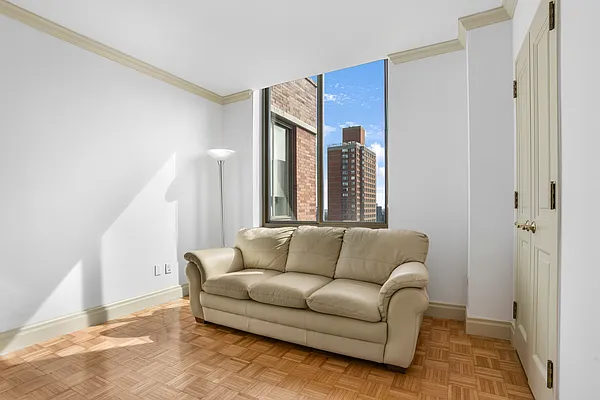 Rented by Compass | media 7