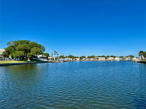 144 Americana Ct NE #218, Saint Petersburg, FL 33702